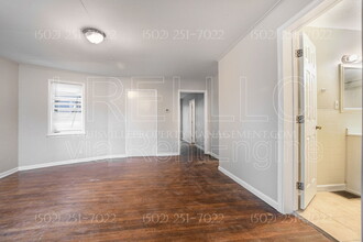 1747 E Oak St in New Albany, IN - Building Photo - Building Photo