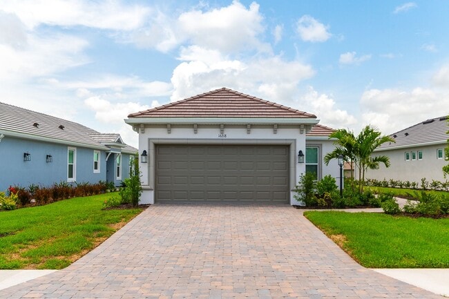 16218 San Donato Pl in Lakewood Ranch, FL - Building Photo - Building Photo