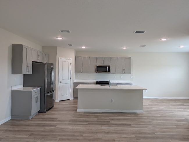 36928 Sagemoor Dr in Zephyrhills, FL - Foto de edificio - Building Photo