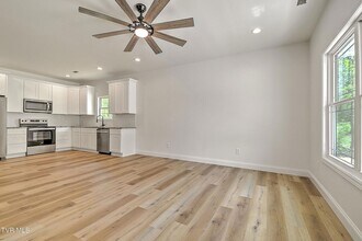 703 Swadley Rd in Johnson City, TN - Foto de edificio - Building Photo