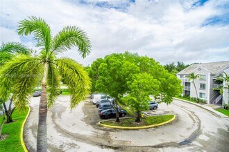11185 SW 6th St in Pembroke Pines, FL - Building Photo - Building Photo