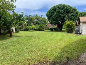 543 SE 27th Way in Boynton Beach, FL - Building Photo - Building Photo