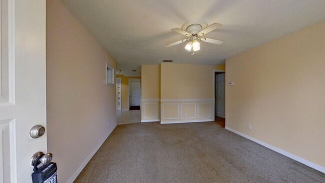 165 Parkwood Dr W in Orange Park, FL - Building Photo - Building Photo