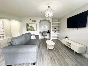 7250 Westpointe Blvd in Orlando, FL - Building Photo - Building Photo