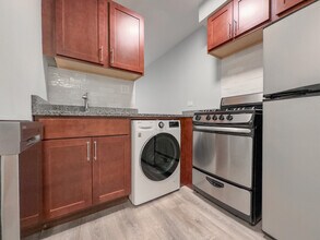 450 W Barry Ave in Chicago, IL - Building Photo - Building Photo