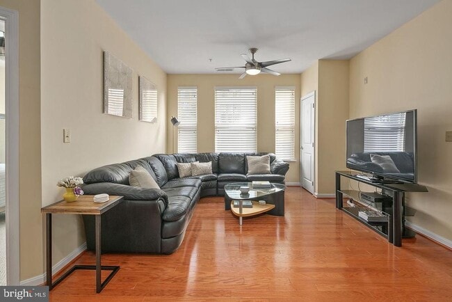 2655 Prosperity Ave in Fairfax, VA - Foto de edificio - Building Photo