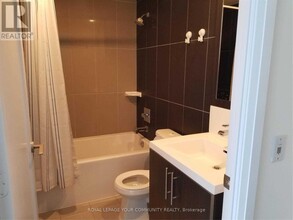 5-1915 Sheppard Ave E in Toronto, ON - Building Photo - Building Photo