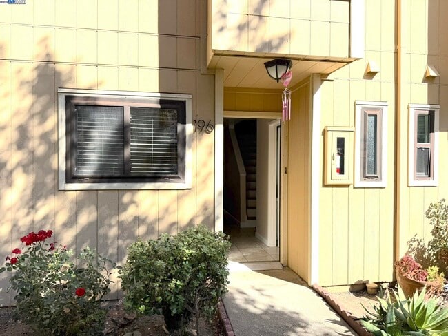 9005 Alcosta Blvd in San Ramon, CA - Building Photo - Building Photo
