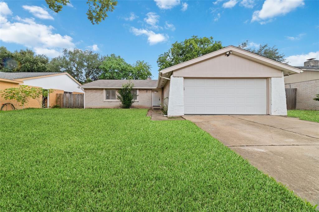 9910 Kent Towne Ln in Sugar Land, TX - Building Photo