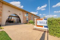 Estrella at Seminary in Fort Worth, TX - Foto de edificio - Building Photo