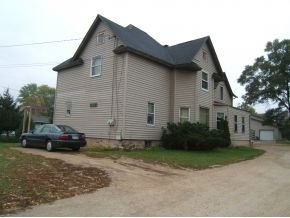 904 W Main St in Hortonville, WI - Building Photo