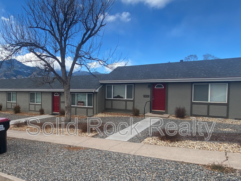 418 N 28th St in Colorado Springs, CO - Building Photo