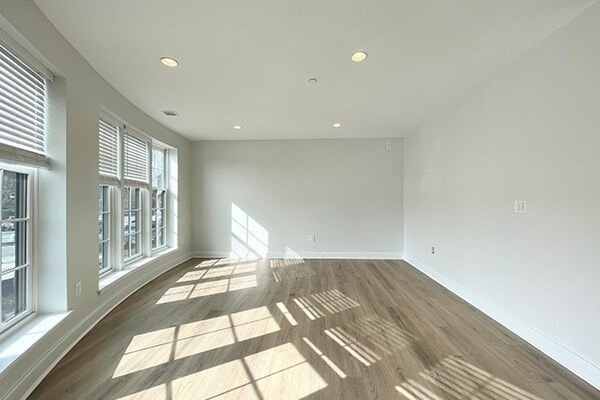 36 Derby St, Unit 2 in Salem, MA - Building Photo - Building Photo