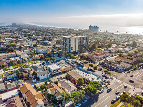 1023-1031 Loring St in San Diego, CA - Building Photo - Primary Photo