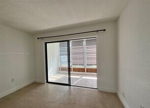 7320 NW 85th Ct in Tamarac, FL - Building Photo - Building Photo