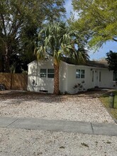 1062 NE Rio Ave in Jensen Beach, FL - Building Photo - Building Photo