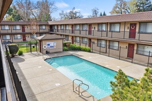 Campus Place Apartments in Chico, CA - Building Photo
