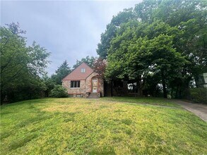 127 Westland Dr in Pittsburgh, PA - Building Photo - Building Photo