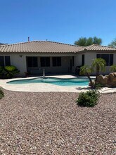 2512 W Hayduk Rd in Phoenix, AZ - Foto de edificio - Building Photo