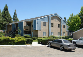 River Ridge Apartments in Fillmore, CA - Building Photo - Building Photo