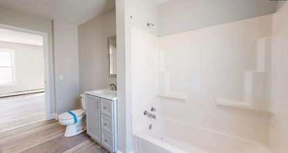 48 Knox St in Lewiston, ME - Foto de edificio - Building Photo