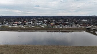 7 N Riverview Ave in Miamisburg, OH - Building Photo