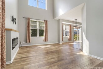 672 Anchorage Ct in Pingree Grove, IL - Building Photo - Building Photo