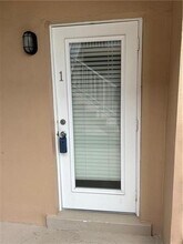 2737 NE 28th St in Lighthouse Point, FL - Building Photo - Building Photo