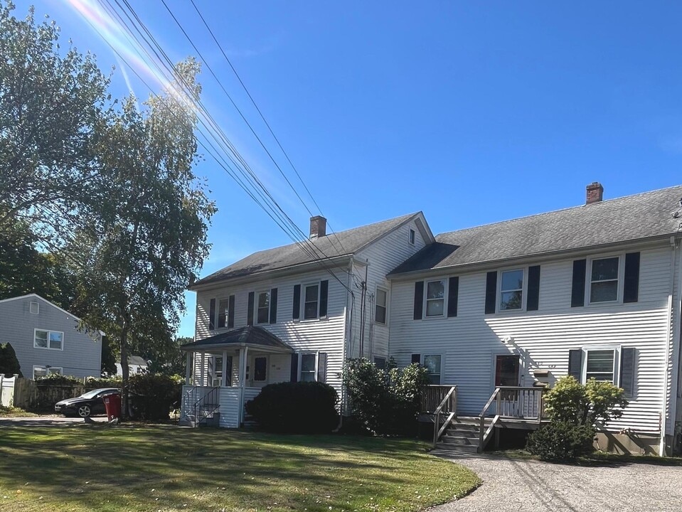 650 S Pine Creek Rd in Fairfield, CT - Building Photo