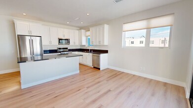 212 Imperial Beach Blvd-Unit -212.5 Imperial Beach Boulevard in Imperial Beach, CA - Foto de edificio - Building Photo