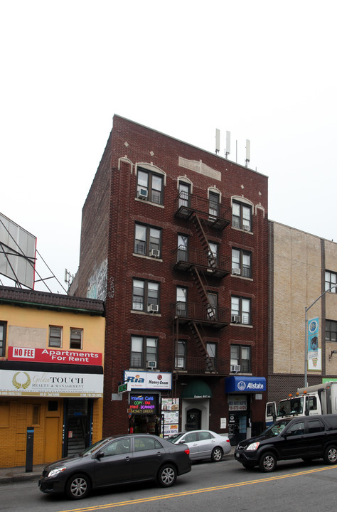 Elmhurst Court in Jackson Heights, NY - Building Photo