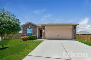 4607 Le Villas in San Antonio, TX - Building Photo