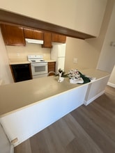 360 N San Antonio Ave, Unit I in Upland, CA - Foto de edificio - Building Photo