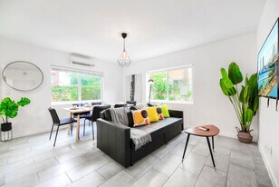 515 NE 82nd St in Miami, FL - Building Photo