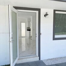 2308 NW 3rd Ave in Wilton Manors, FL - Foto de edificio - Building Photo