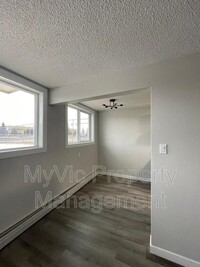 5104-594B 94b Ave NW in Edmonton, AB - Building Photo - Building Photo