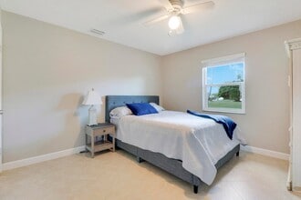 302 SE Lancaster Ave in Port St. Lucie, FL - Building Photo - Building Photo