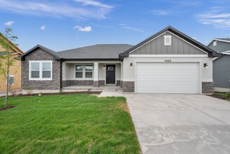 1062 N Highpass Dr in Saratoga Springs, UT - Building Photo - Building Photo