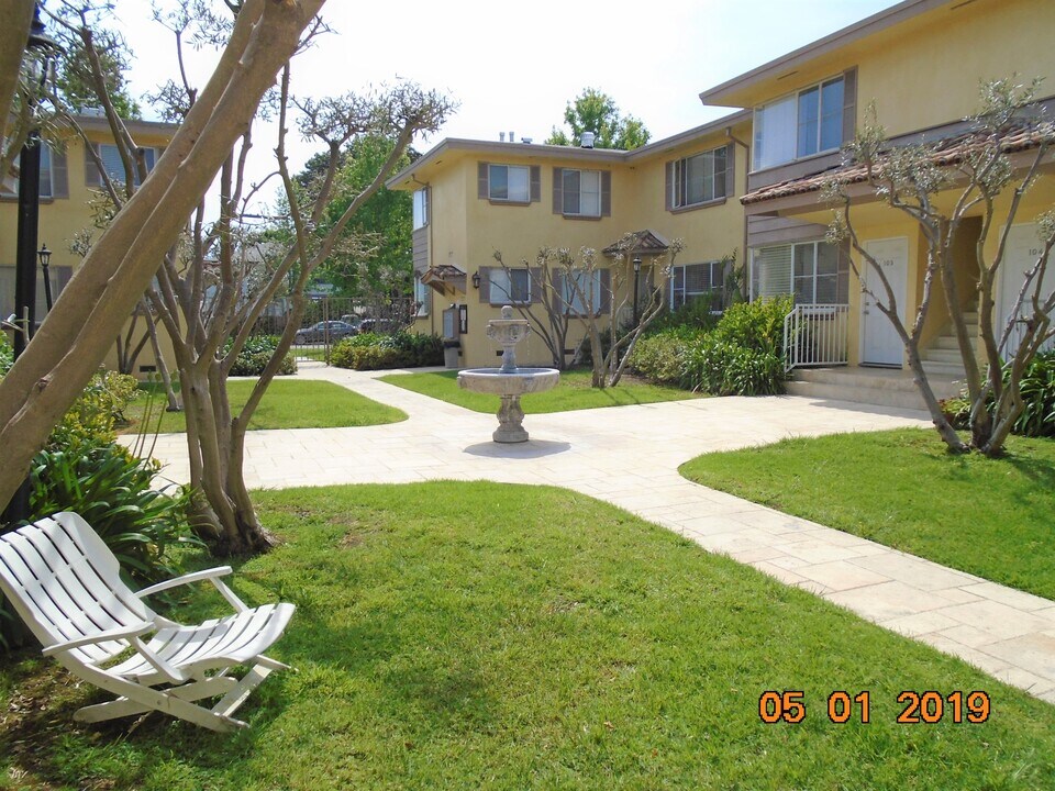 3166 S Barrington Ave in Los Angeles, CA - Building Photo