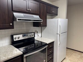 2738 Oak Rd in Walnut Creek, CA - Building Photo - Building Photo