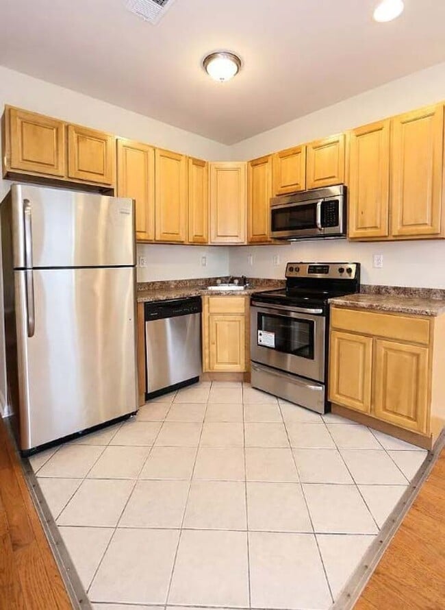 property at 1724 N Gratz St