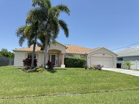 5338 NW South Crisona Cir in Port St. Lucie, FL - Building Photo