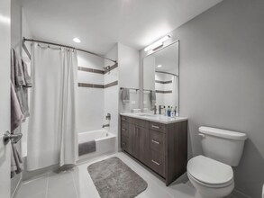 1250 N Clark St in Chicago, IL - Building Photo - Building Photo
