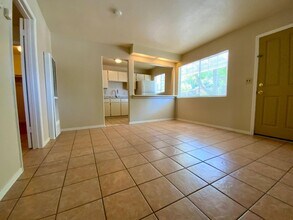 2228 Roanoke Ave in Sacramento, CA - Building Photo - Building Photo