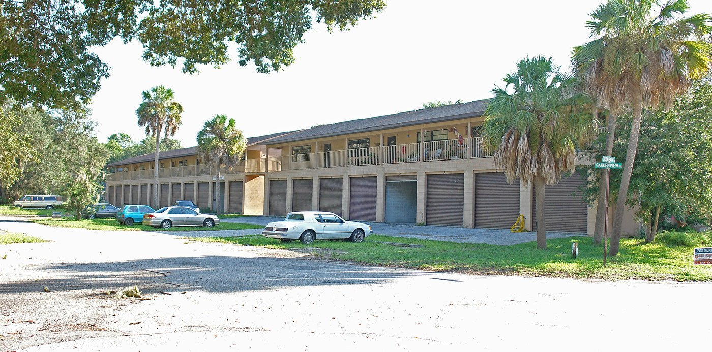 765 N Gardenview Ter in Crystal River, FL - Foto de edificio