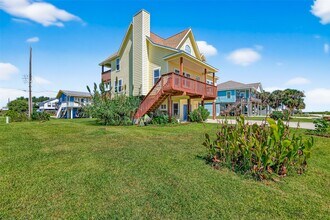 16518 John Davis Rd in Jamaica Beach, TX - Building Photo - Building Photo