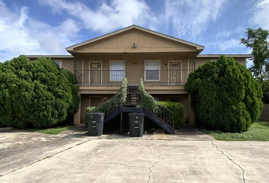 4801 Rainbow Cir, Unit 2 in Killeen, TX - Foto de edificio