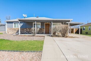 916 Victor St, Unit 1215 in Aurora, CO - Building Photo