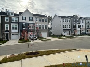 16040 Abelson Wy in Chesterfield, VA - Foto de edificio - Building Photo