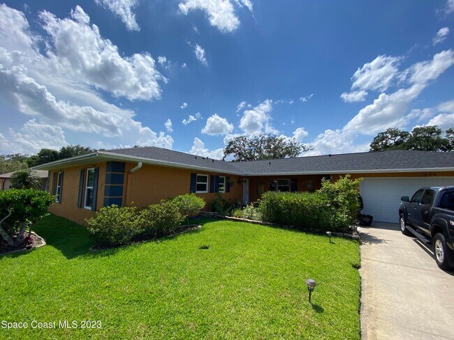 1409 Meadowbrook Rd NE